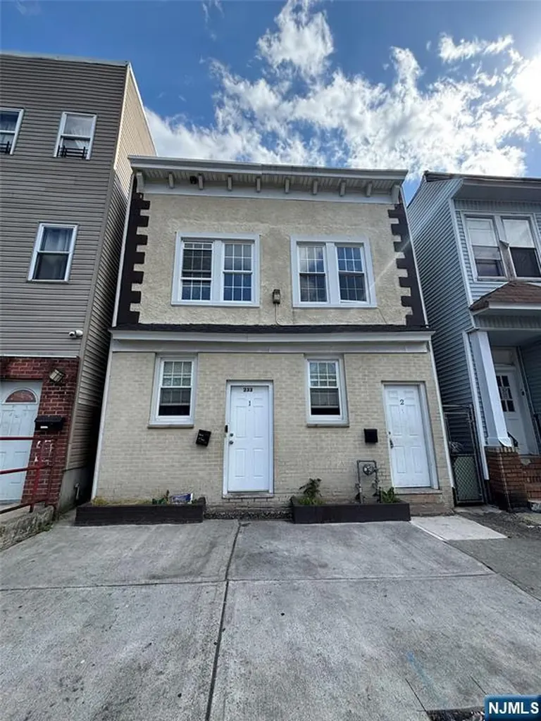 233 Rhode Island Avenue East Orange NJ 07018