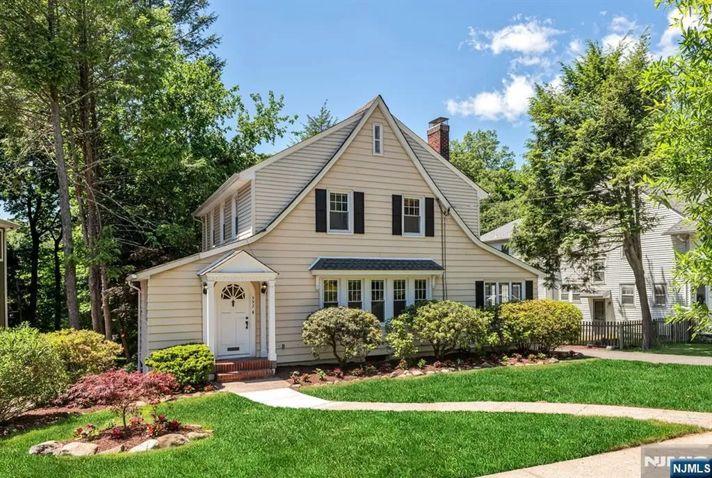 552 Hillcrest Road Ridgewood NJ 07450