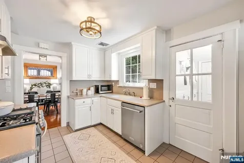 552 Hillcrest Road Ridgewood NJ 07450