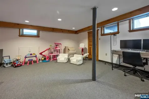 552 Hillcrest Road Ridgewood NJ 07450