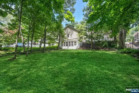 552 Hillcrest Road Ridgewood NJ 07450