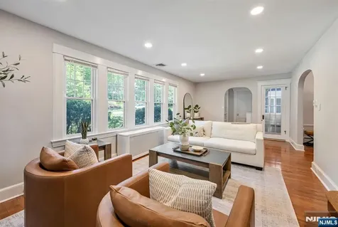 552 Hillcrest Road Ridgewood NJ 07450