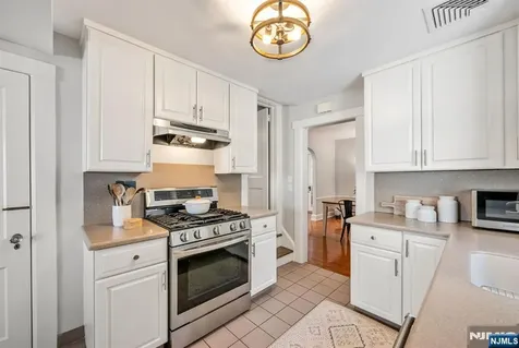 552 Hillcrest Road Ridgewood NJ 07450