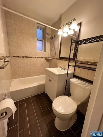 2160 Center Fort Lee NJ 07024