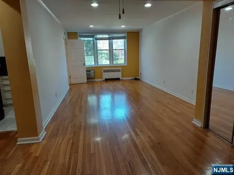 2160 Center Fort Lee NJ 07024