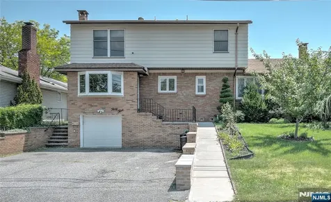 33 Fournier Crescent Elmwood Park NJ 07407