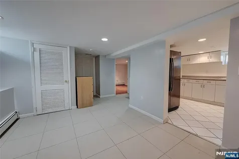 33 Fournier Crescent Elmwood Park NJ 07407