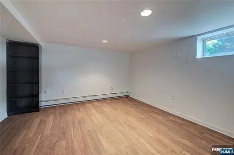 33 Fournier Crescent Elmwood Park NJ 07407