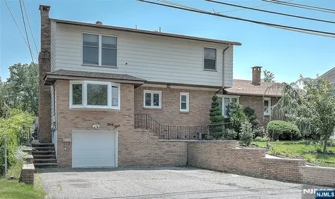 33 Fournier Crescent Elmwood Park NJ 07407