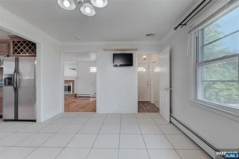 33 Fournier Crescent Elmwood Park NJ 07407
