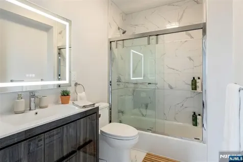 48 Grand Avenue Palisades Park NJ 07650