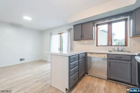131 Mcpeek Road Lafayette NJ 07848