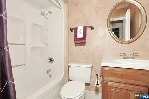 164 Winchester Court Twp Of Washington NJ 07676