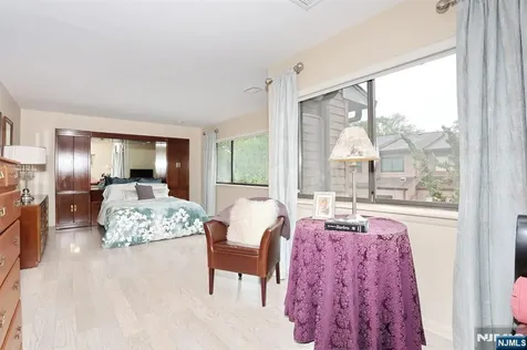 164 Winchester Court Twp Of Washington NJ 07676