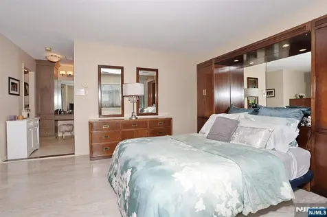 164 Winchester Court Twp Of Washington NJ 07676
