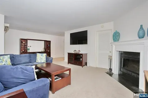 164 Winchester Court Twp Of Washington NJ 07676