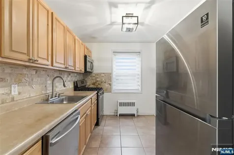2330 Linwood Avenue Fort Lee NJ 07024