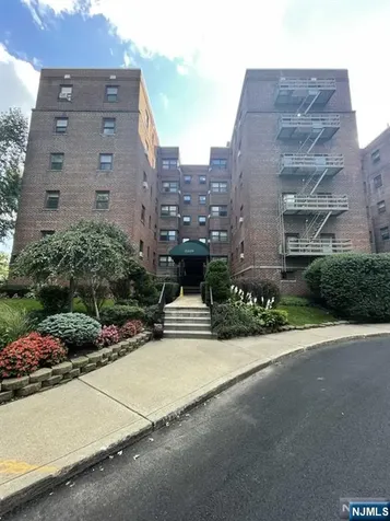 2329 Hudson Terrace Fort Lee NJ 07024