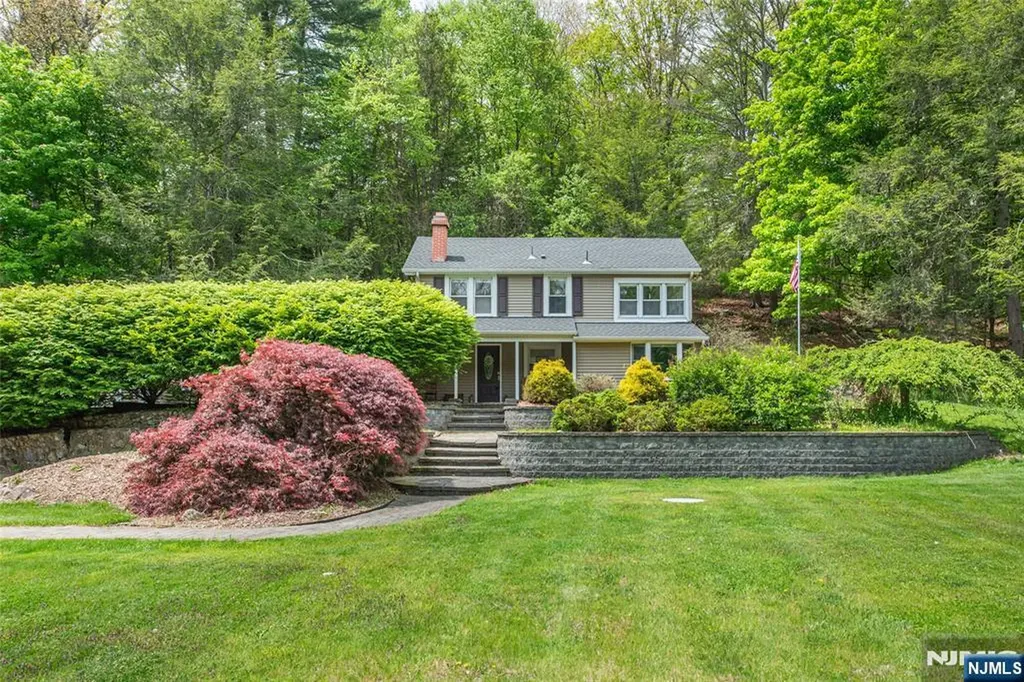2 Red Mine Road Wanaque NJ 07465