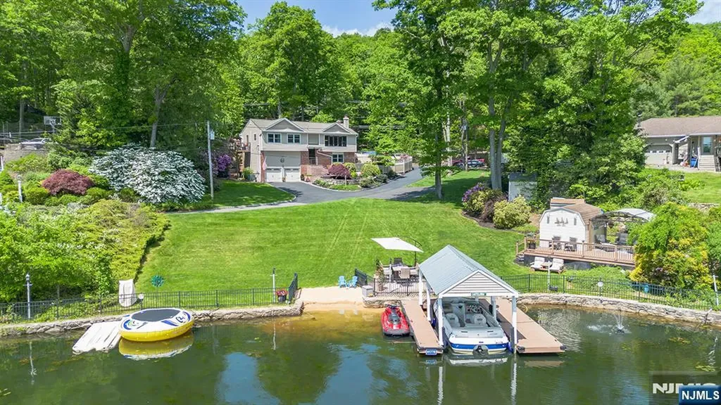21 Skyline Drive Hopatcong NJ 07821