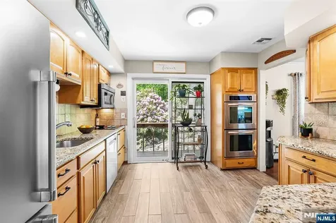 21 Skyline Drive Hopatcong NJ 07821