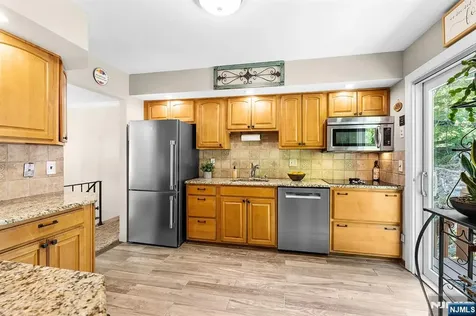 21 Skyline Drive Hopatcong NJ 07821