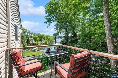 21 Skyline Drive Hopatcong NJ 07821