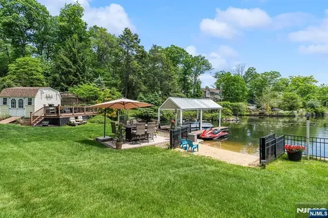 21 Skyline Drive Hopatcong NJ 07821