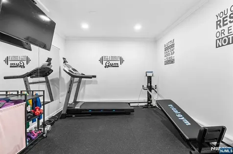 21 Skyline Drive Hopatcong NJ 07821