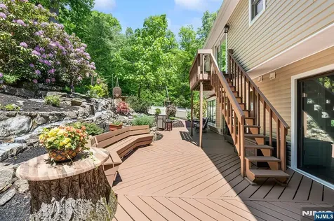 21 Skyline Drive Hopatcong NJ 07821
