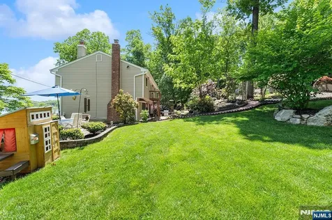 21 Skyline Drive Hopatcong NJ 07821