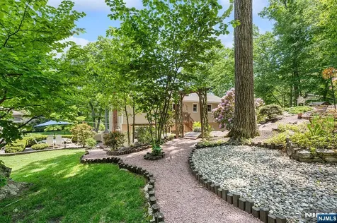 21 Skyline Drive Hopatcong NJ 07821