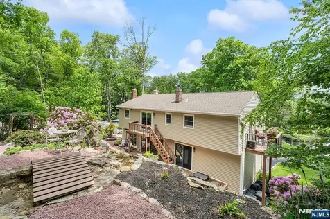 21 Skyline Drive Hopatcong NJ 07821