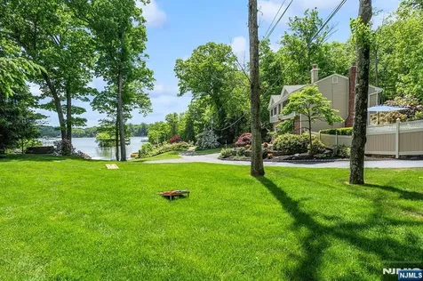 21 Skyline Drive Hopatcong NJ 07821