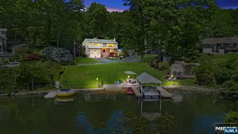 21 Skyline Drive Hopatcong NJ 07821