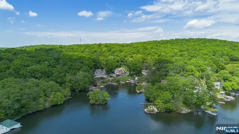 21 Skyline Drive Hopatcong NJ 07821