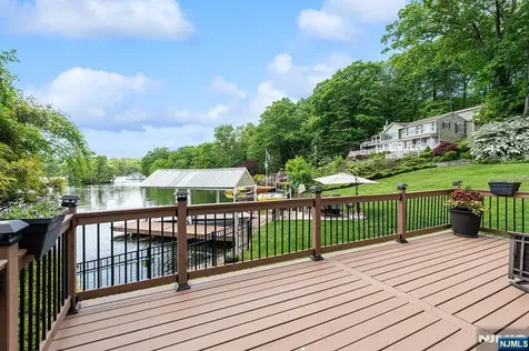 21 Skyline Drive Hopatcong NJ 07821