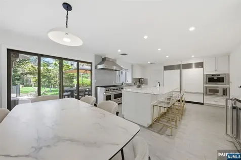 291 Truman Drive Cresskill NJ 07626