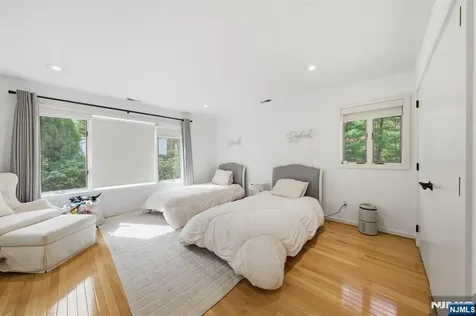 291 Truman Drive Cresskill NJ 07626