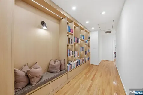 291 Truman Drive Cresskill NJ 07626