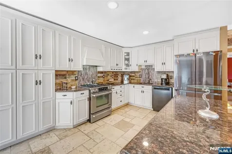 207 Eileen Drive Cedar Grove NJ 07009