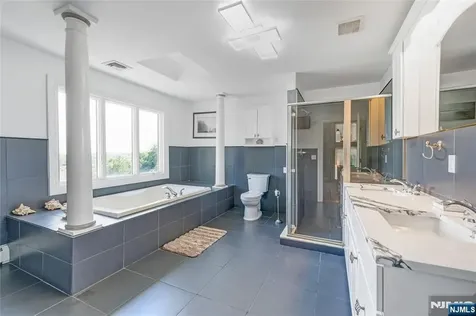 207 Eileen Drive Cedar Grove NJ 07009