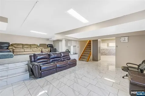 207 Eileen Drive Cedar Grove NJ 07009