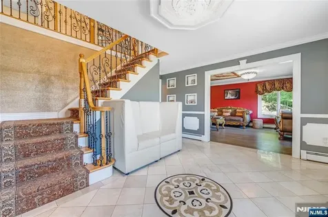 207 Eileen Drive Cedar Grove NJ 07009
