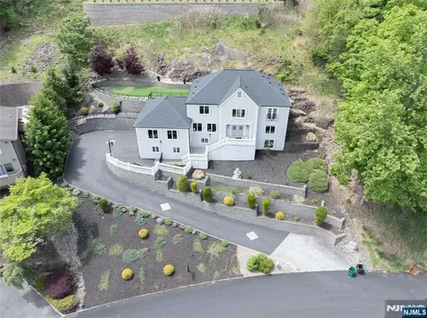 207 Eileen Drive Cedar Grove NJ 07009