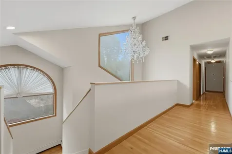 89 Columbus Avenue Totowa NJ 07512