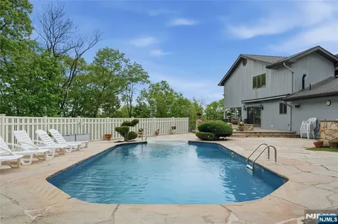 89 Columbus Avenue Totowa NJ 07512