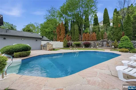 89 Columbus Avenue Totowa NJ 07512