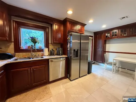 193 Midland Avenue Paramus NJ 07652