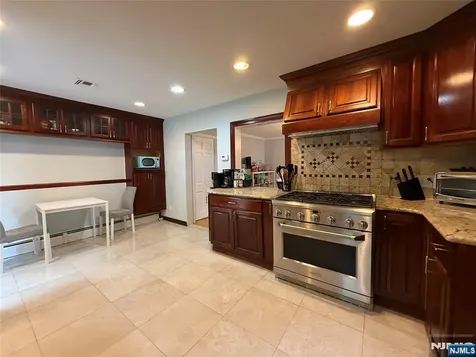 193 Midland Avenue Paramus NJ 07652